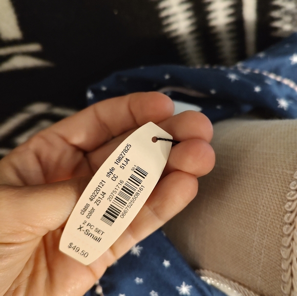 💙NWT Victoria's Secret Ladie's Button Front Amazingly Soft Pajama Top, XS - Picture 11 of 11